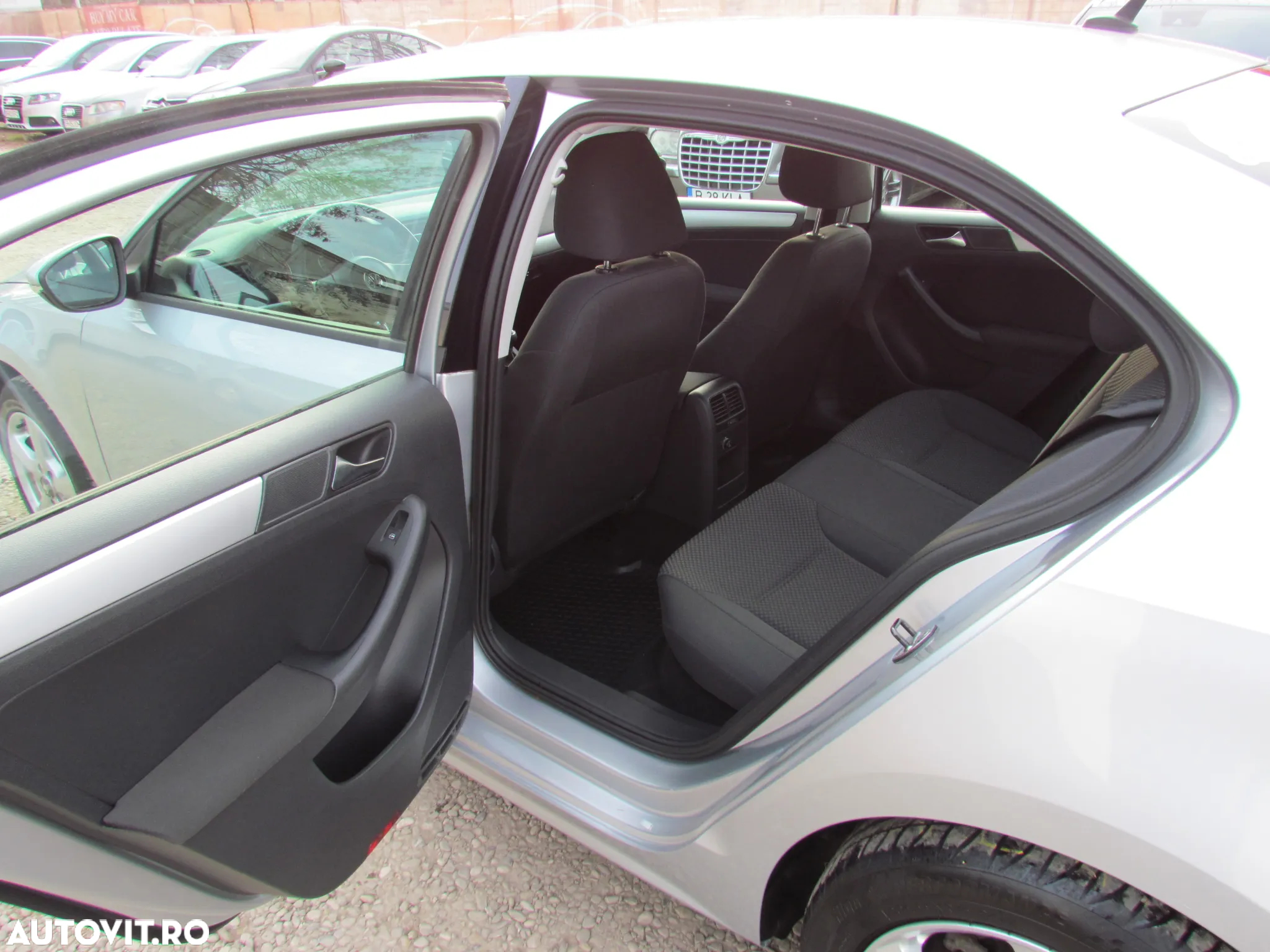 Volkswagen Jetta 1.2 TSI Trendline - 9