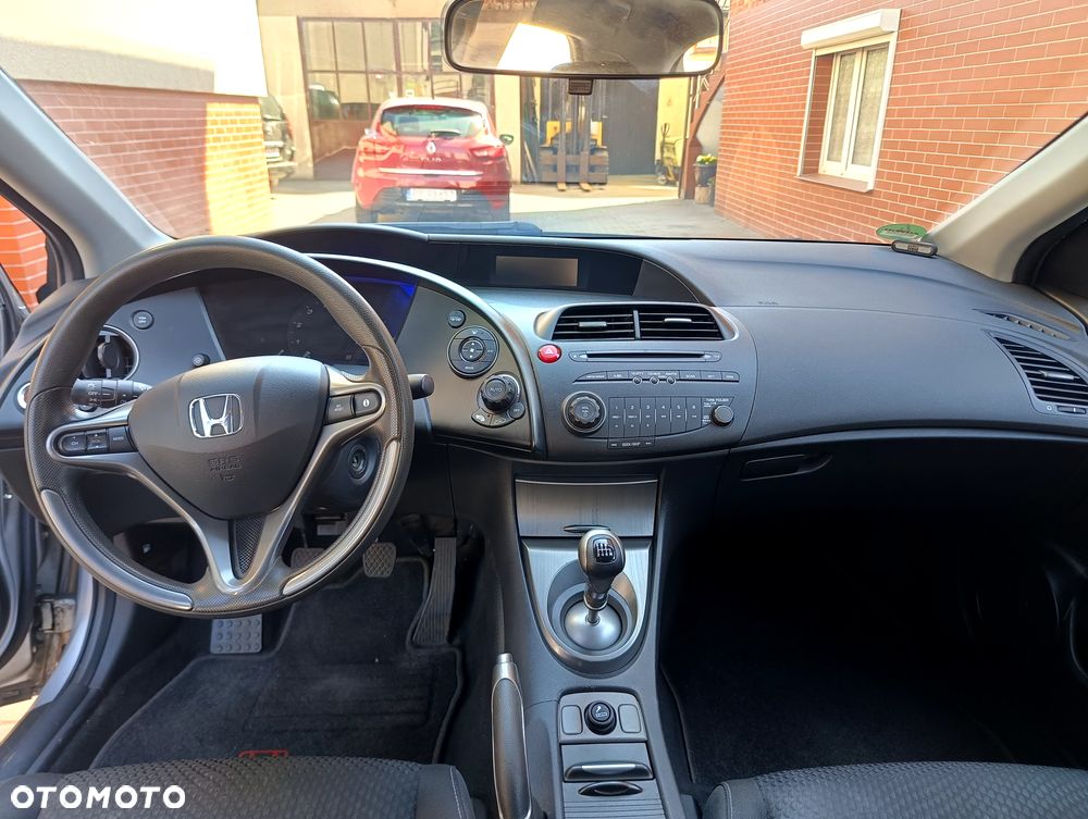 Honda Civic 1.4 i-VTEC - 17