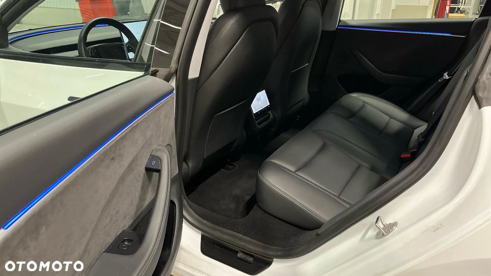 Tesla Model 3 Langstreckenbatterie Allradantrieb Dual Motor - 9