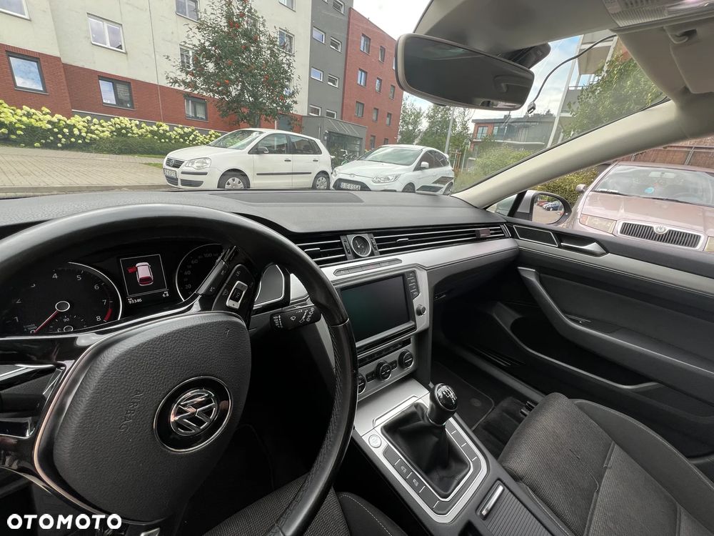 Volkswagen Passat 1.8 TSI BMT Comfortline - 26