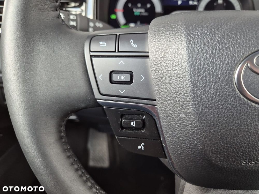 Toyota Camry - 22