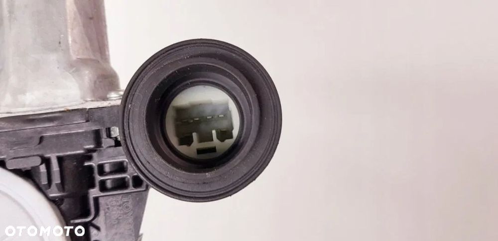 MECHANIZM PODNOSZENIA SZYB PRAWY TYŁ TOYOTA RAV4 - 4