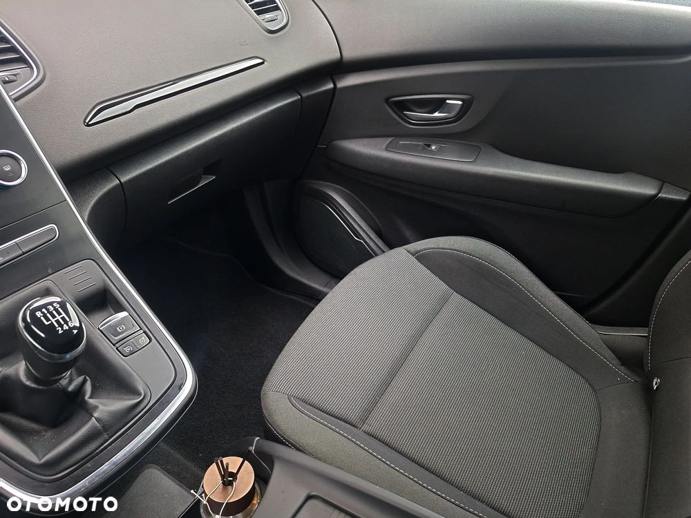 Renault Grand Scenic - 18