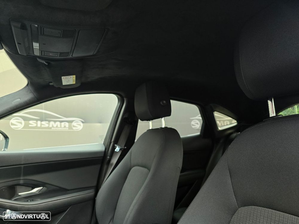 Jaguar E-Pace - 31
