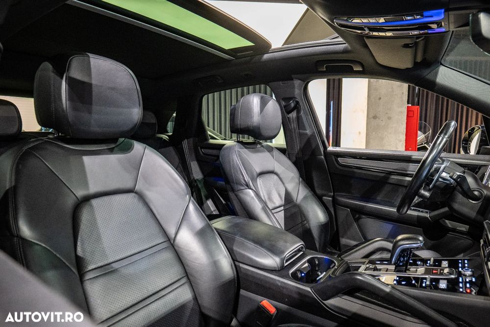 Porsche Cayenne S E-Hybrid Platinum Edition - 32
