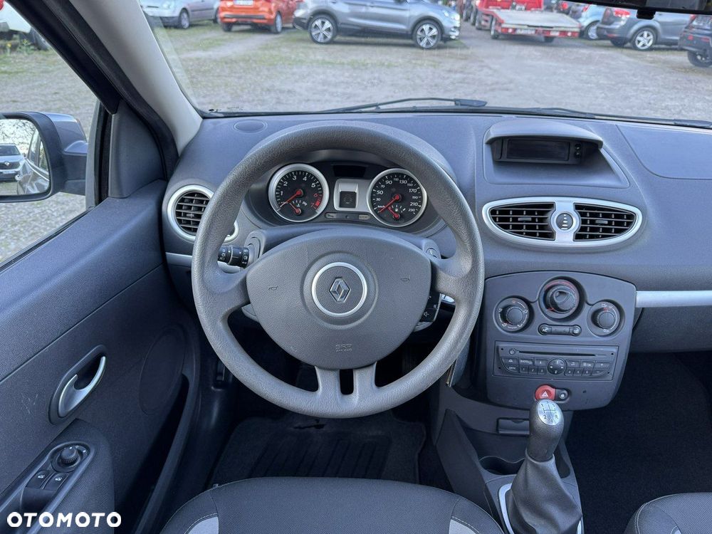 Renault Clio - 27