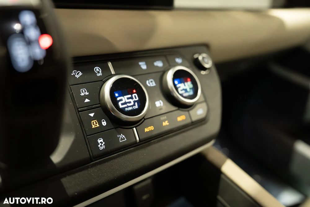 Land Rover Defender 110 2.0 P300 SE - 25