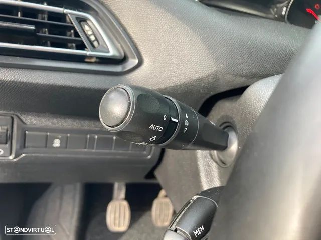 Peugeot 308 1.5 BlueHDi Style - 17