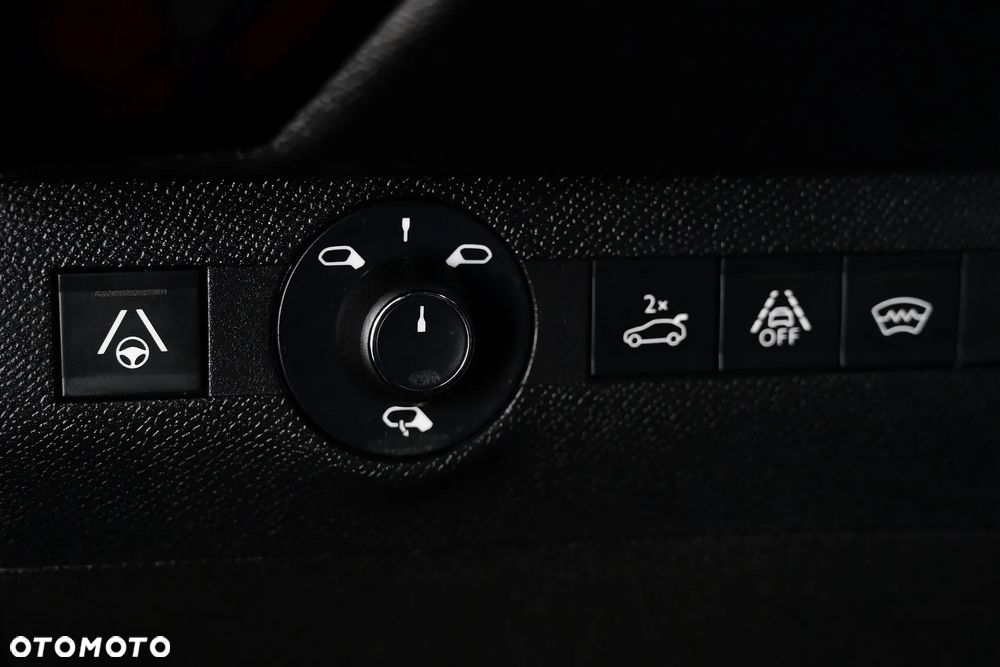 DS Automobiles DS 7 Crossback 2.0 BlueHDi Louvre - 30