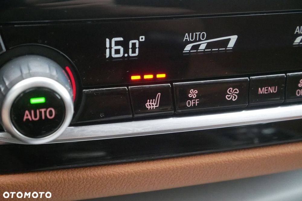 BMW Seria 5 520d xDrive - 27