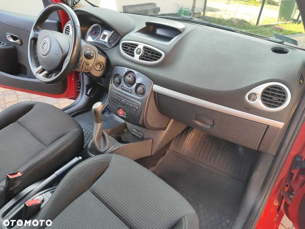 Renault Clio - 6