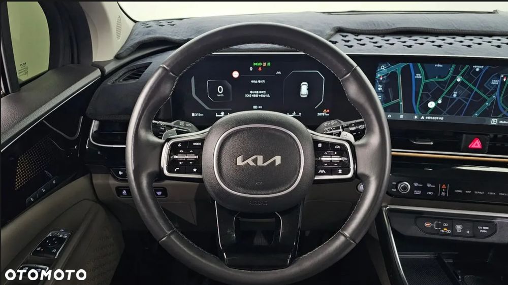 Kia Carnival - 8