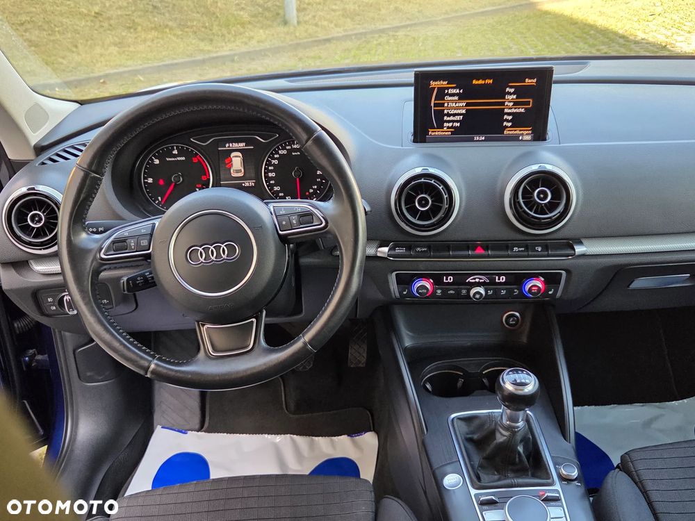Audi A3 Sportback 2.0 TDI Ambiente - 6