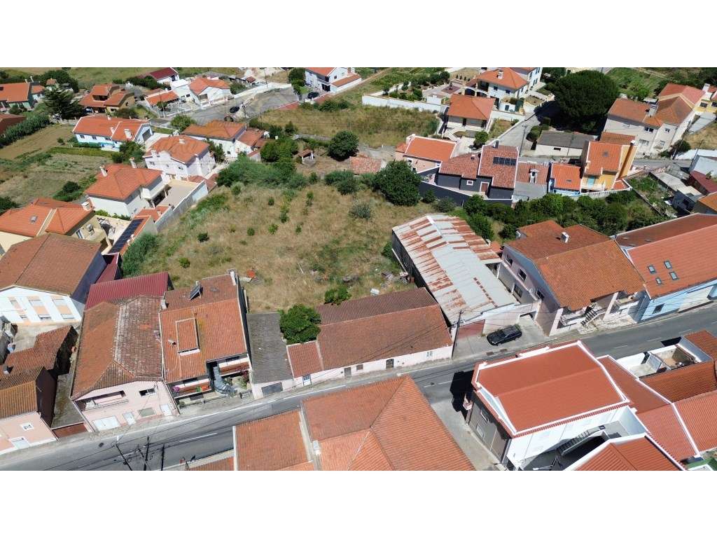Terreno com 2700m2 em zona URBANA - Grande imagem: 2/4