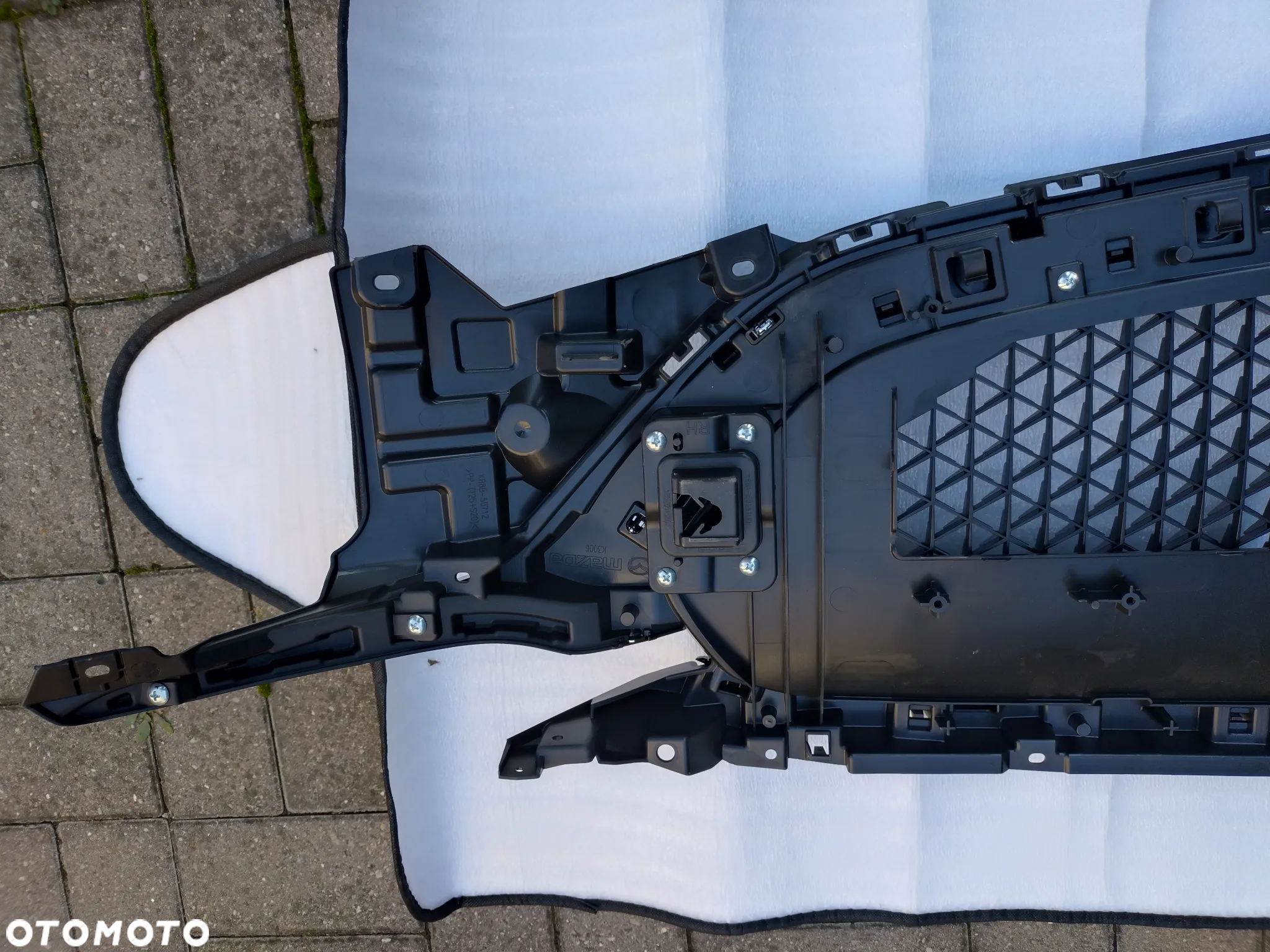 MAZDA CX5 II 17- GRILL ATRAPA KAMERA ORYGINAŁ NOWA - 7