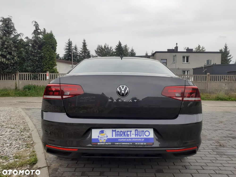 Volkswagen Passat - 4