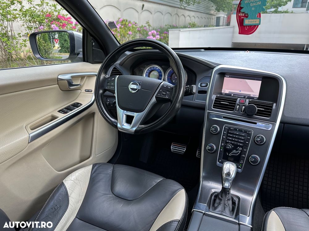 Volvo XC 60 D5AWD R-Design - 21