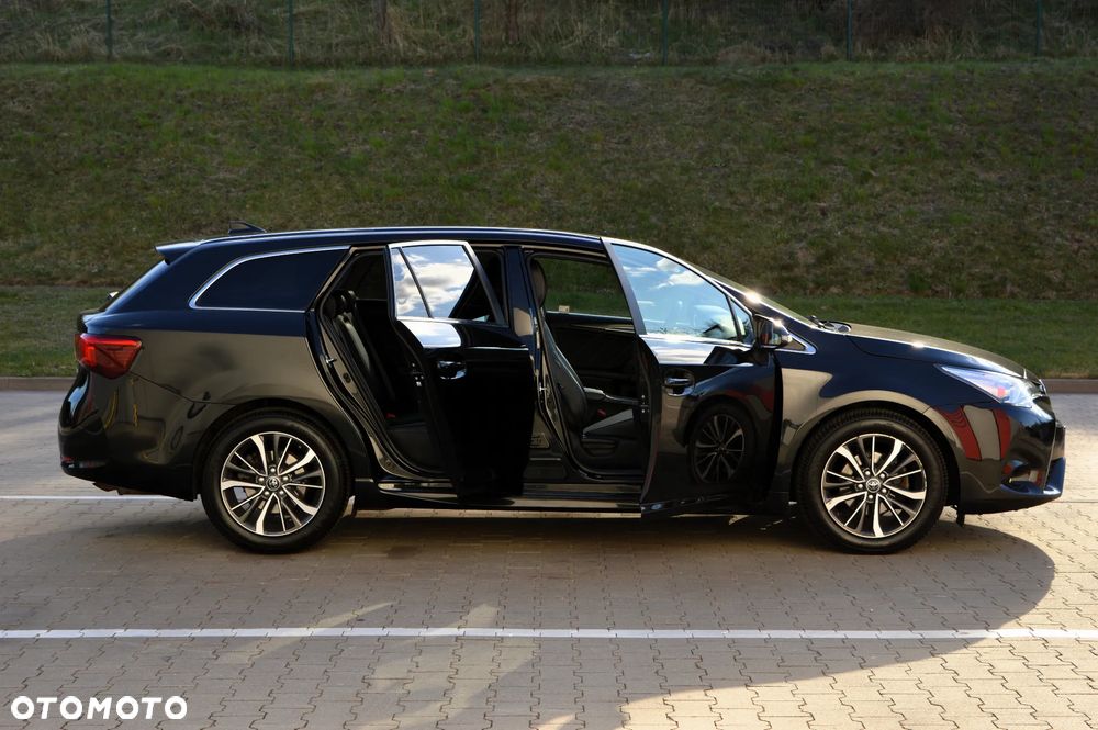 Toyota Avensis 2.0 Prestige MS - 27