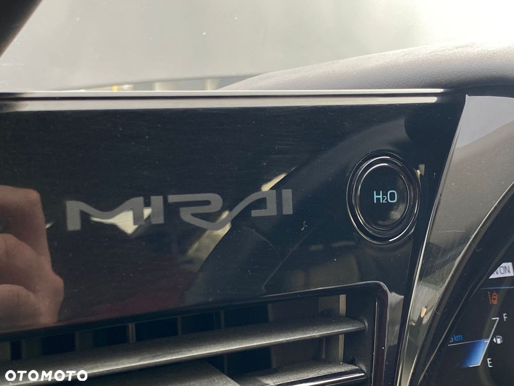 Toyota Mirai - 16