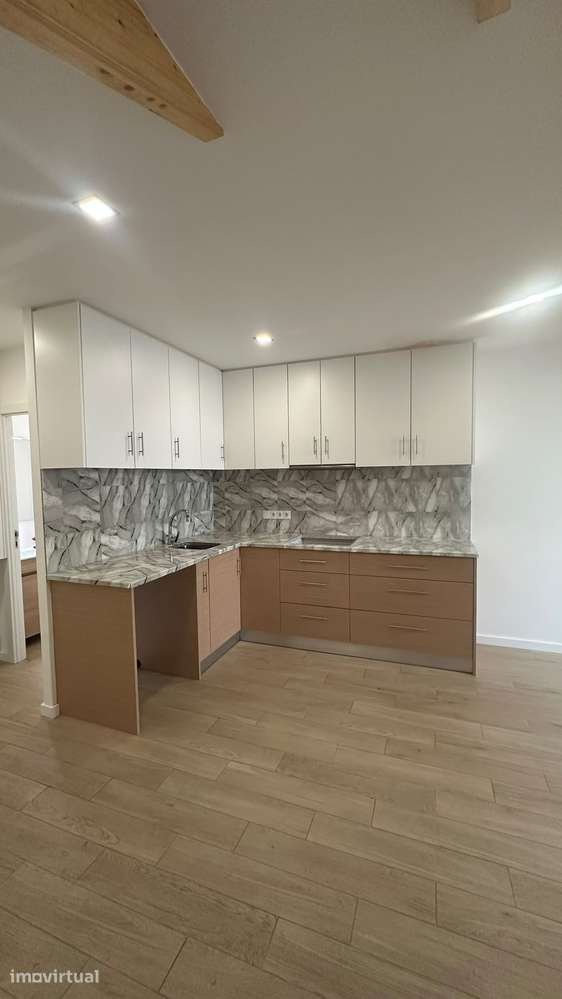 Moradia T2 geminada em Torres Novas com 2 casas de banho - Grande imagem: 3/13