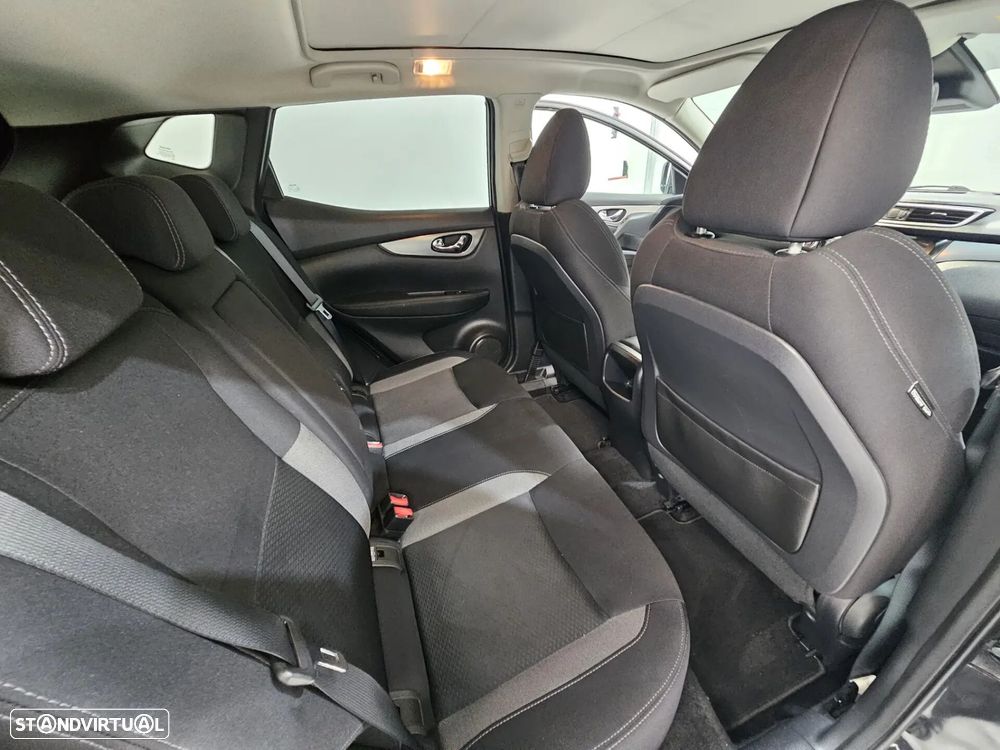 Nissan Qashqai 1.5 dCi N-Connecta J18 - 12