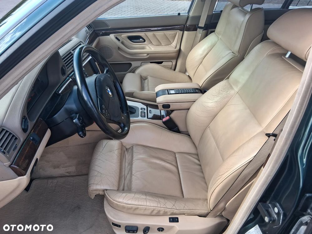 BMW Seria 7 - 34