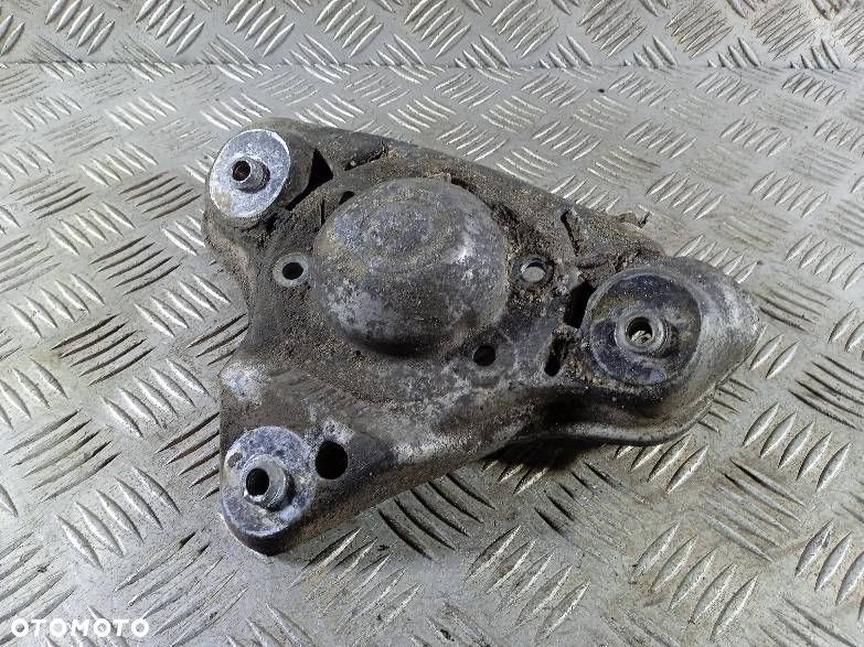 MOCOWANIE GÓRNE AMORTYZATORA VOLKSWAGEN PASSAT B5 - 1