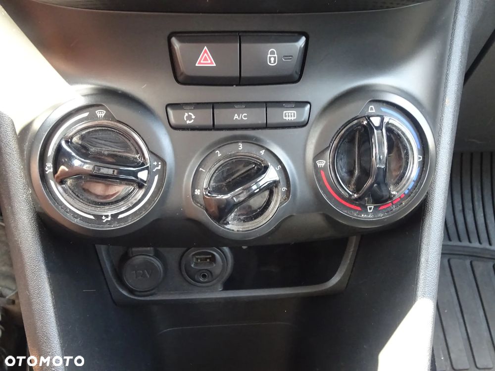 Peugeot 2008 1.2 Pure Tech Active EU6 - 23