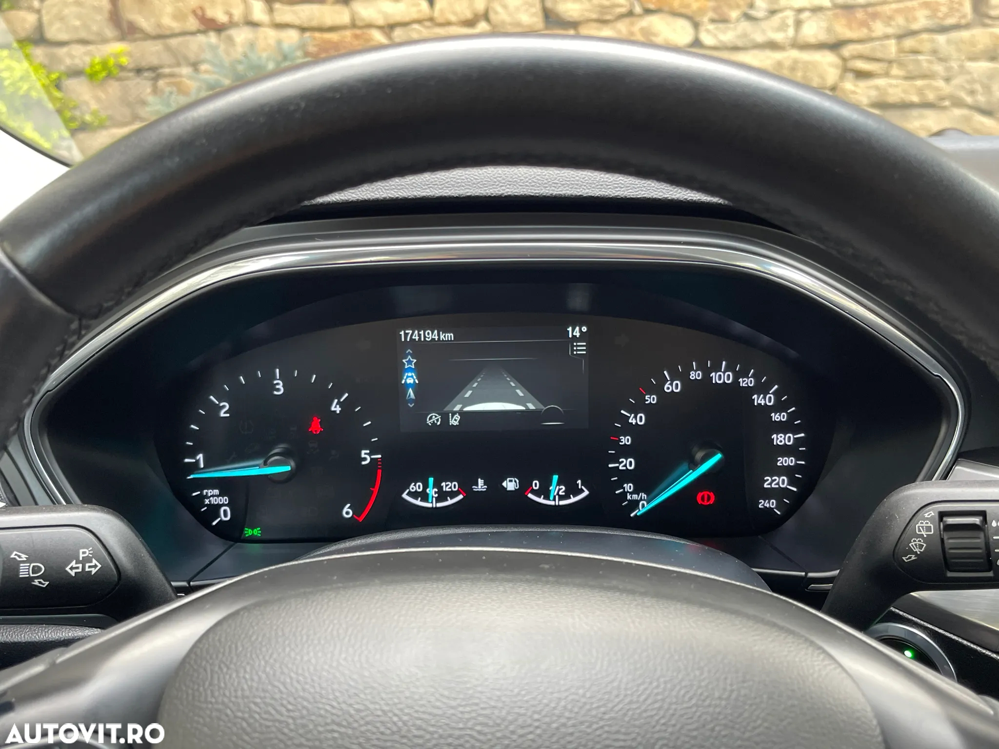 Ford Focus Turnier 1.5 EcoBlue Start-Stopp-System TITANIUM - 24