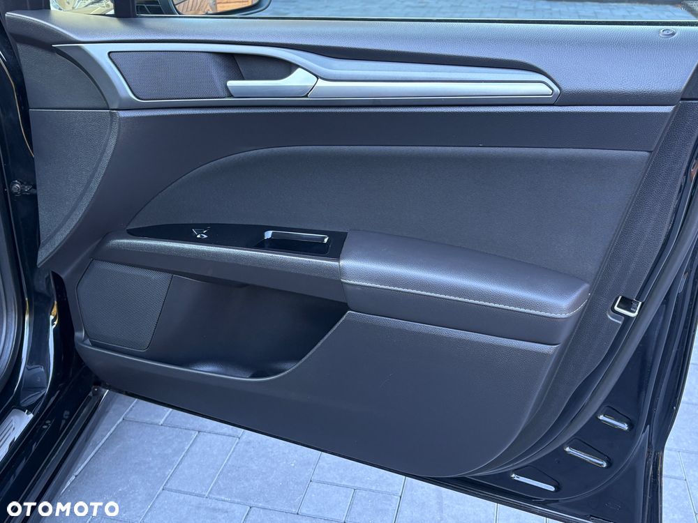 Ford Mondeo 2.0 TDCi Titanium PowerShift - 35