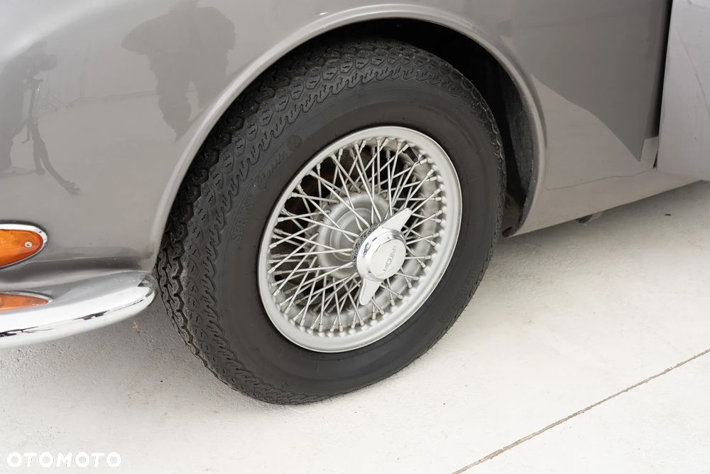 Jaguar S-Type - 12