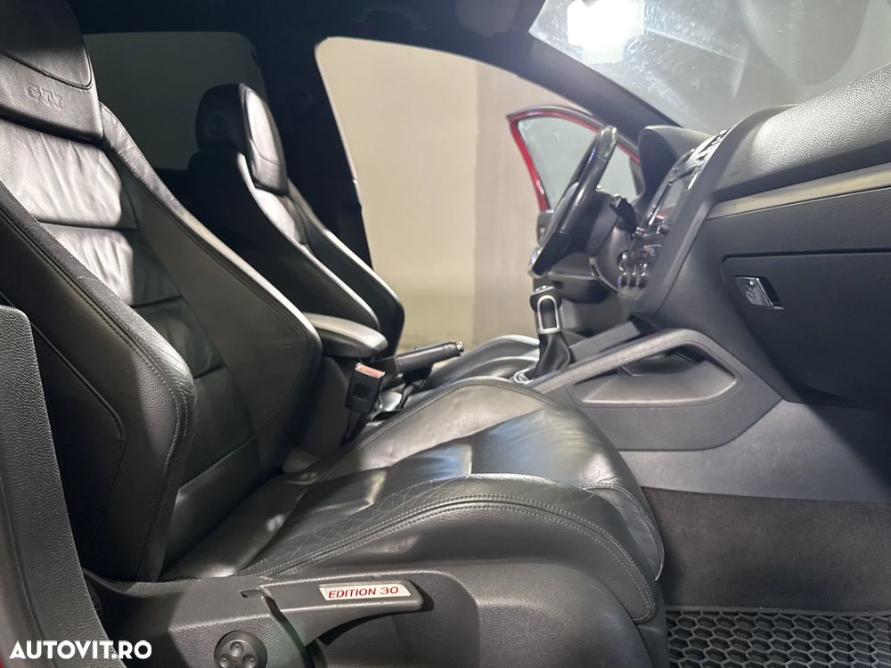 Volkswagen Golf 2.0 GTI - 11
