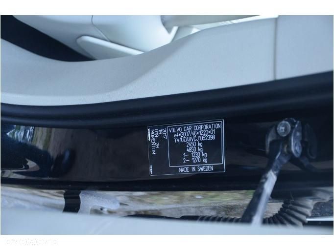 Volvo XC 60 D4 AWD Momentum - 9