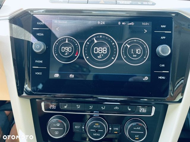 Volkswagen Passat - 16
