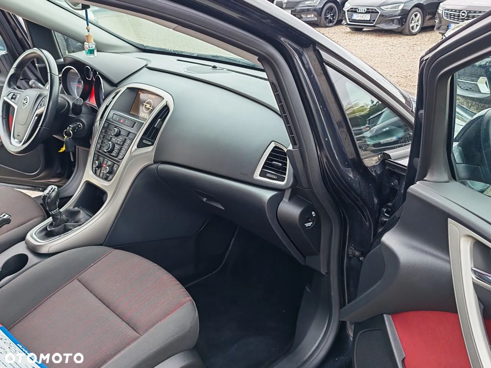 Opel Astra 2011