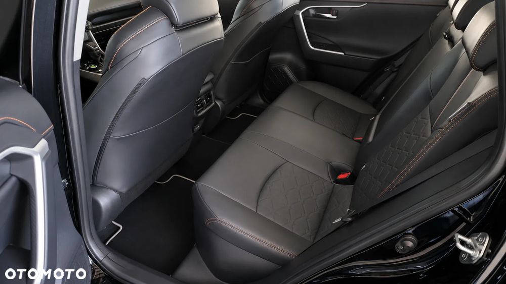 Toyota RAV4 - 6