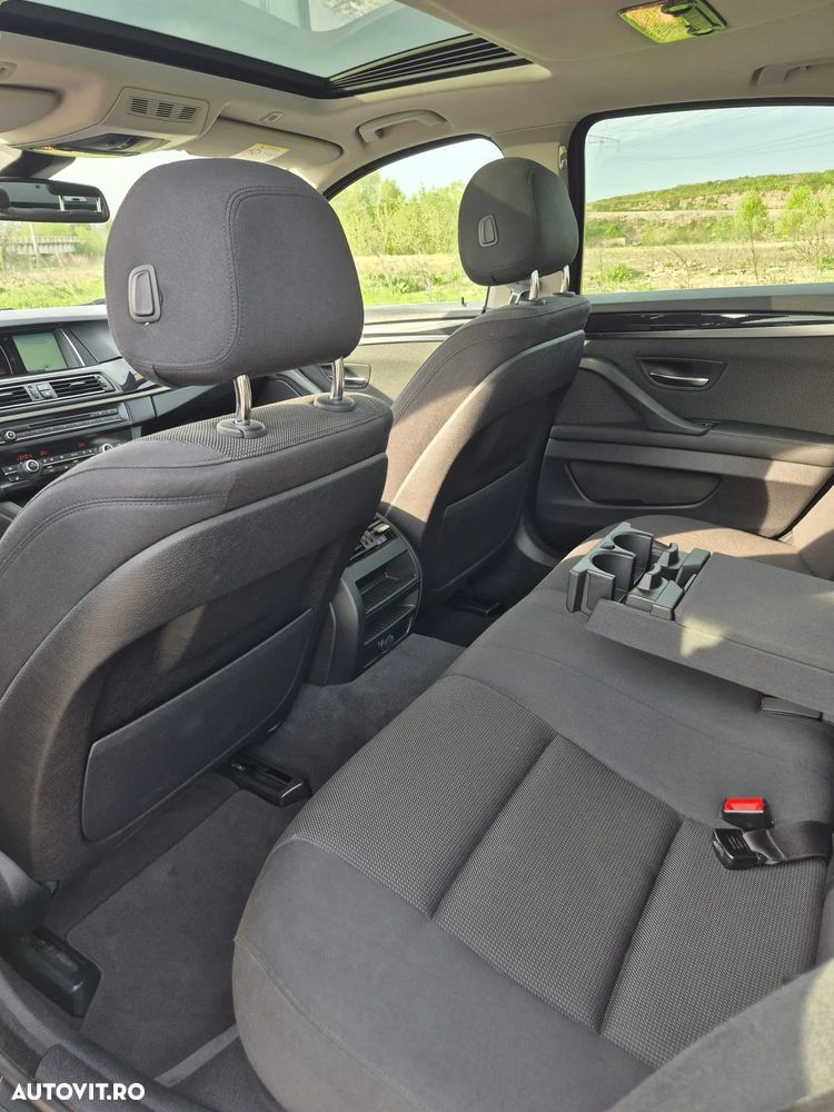 BMW Seria 5 525d xDrive AT - 13