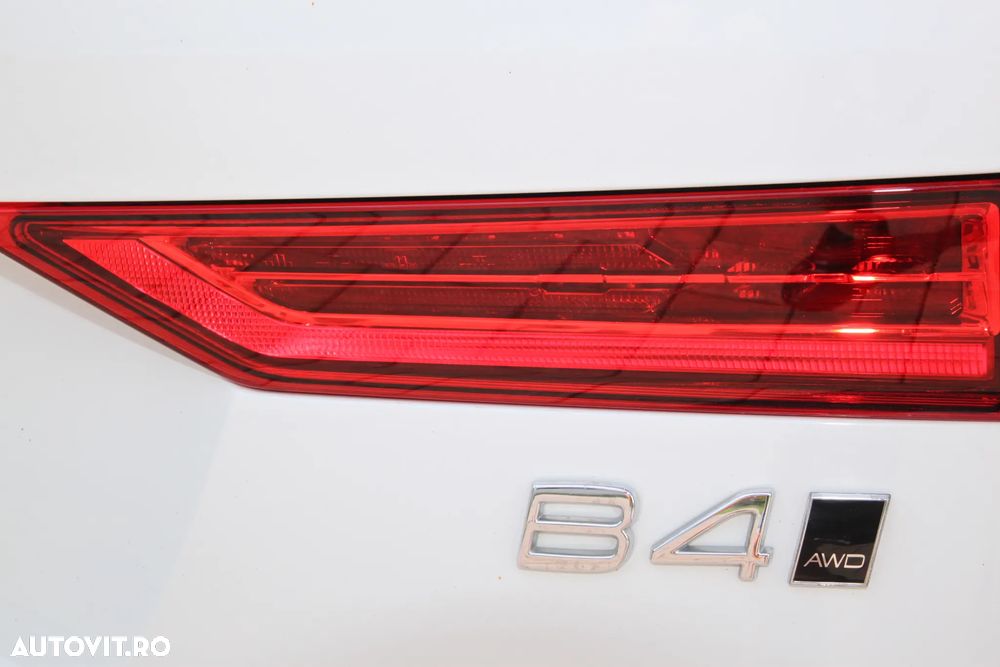 VOLVO XC60 2021 — imagine 19