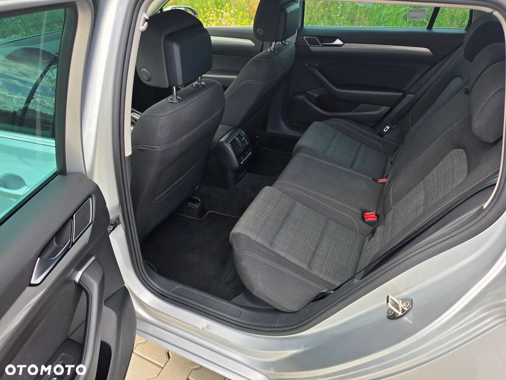 Volkswagen Passat 2.0 TDI (BlueMotion Technology) DSG Comfortline - 10