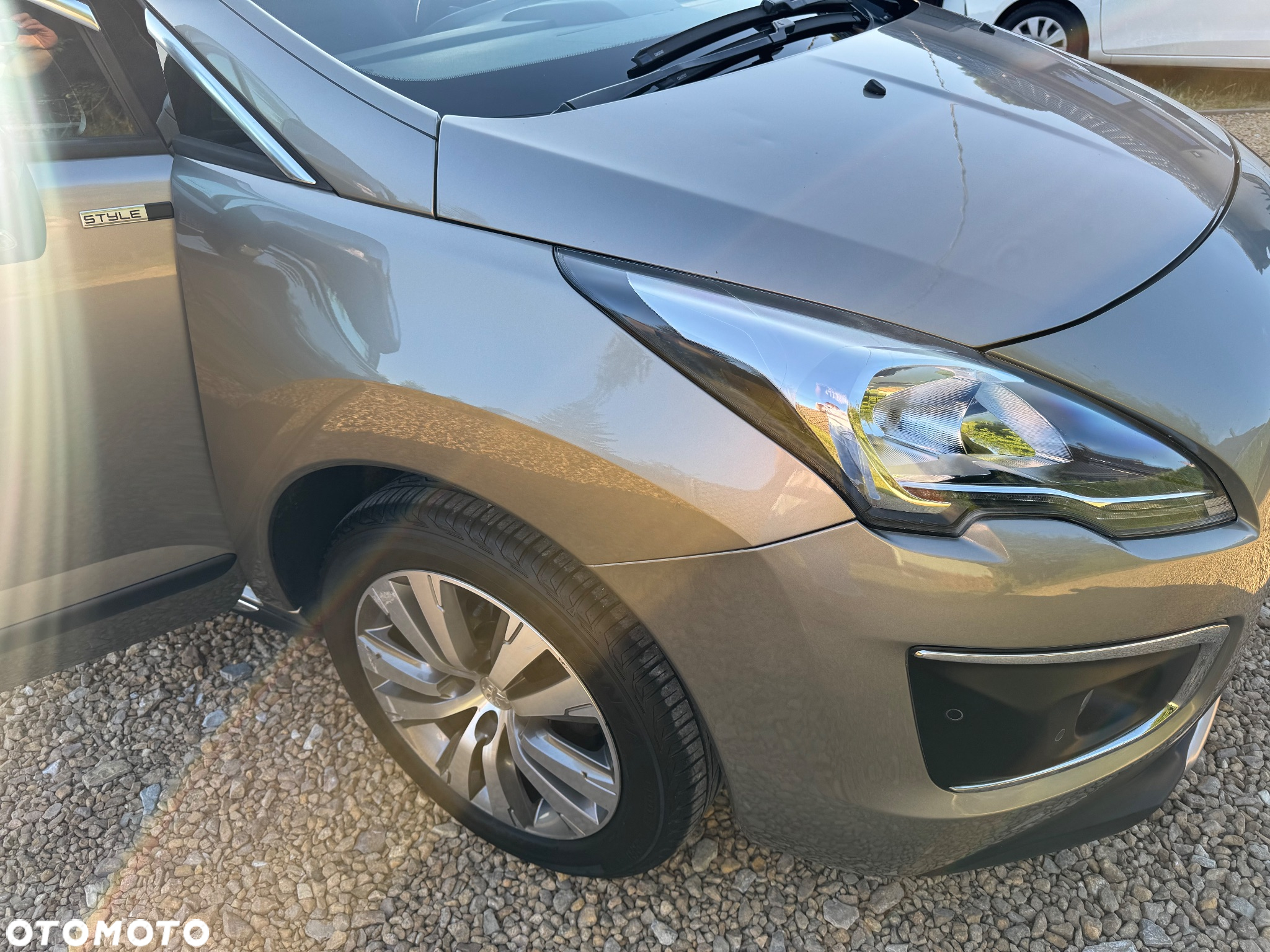 Peugeot 3008 1.6 BlueHDi Style S&S - 9