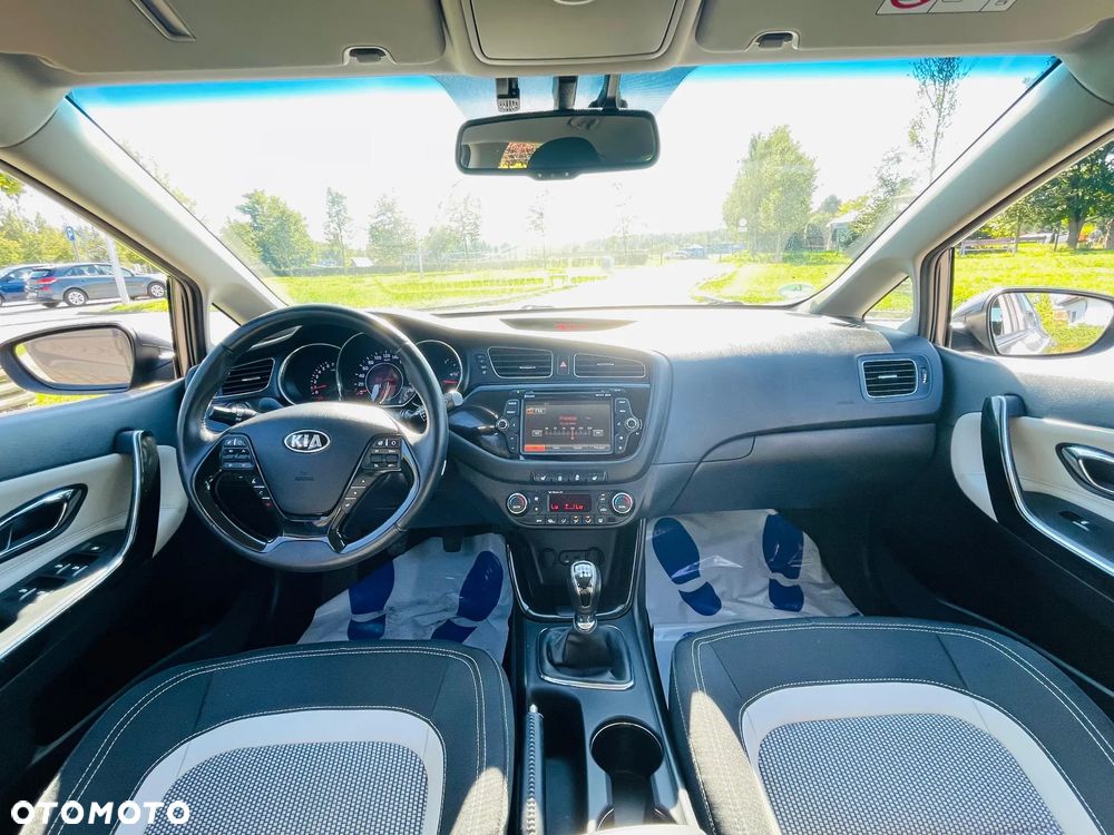 Kia Ceed 1.6 GDI ISG Spirit - 11