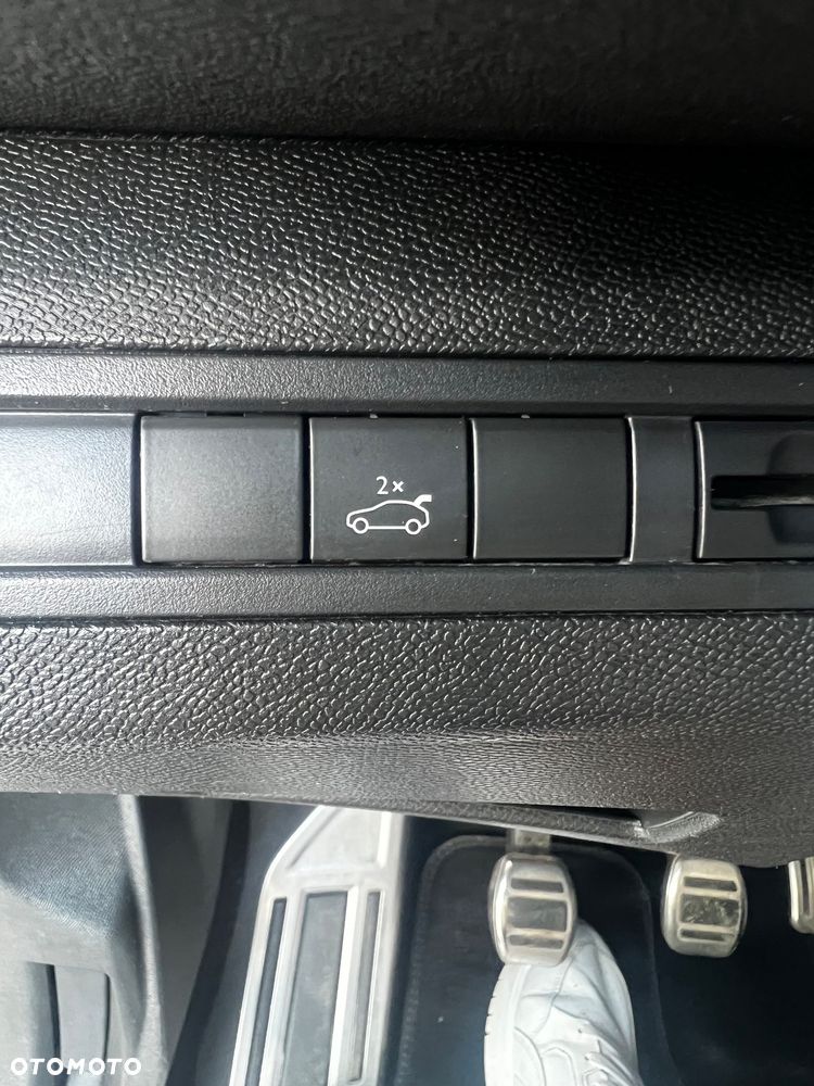 Peugeot 3008 PureTech 130 Stop & Start GPF Allure - 25