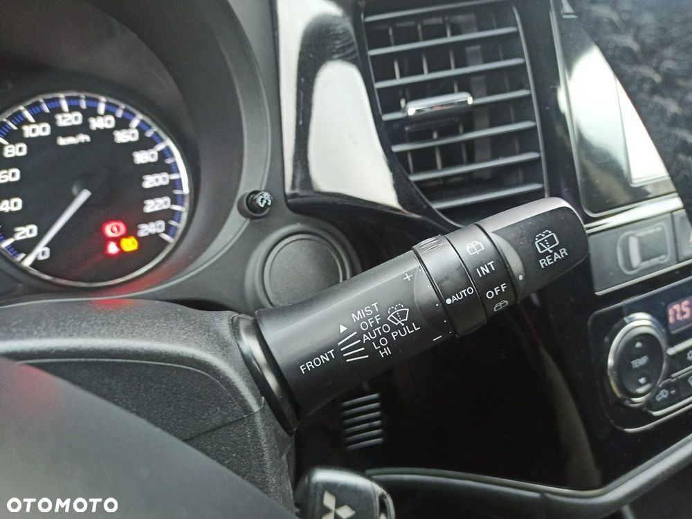 Mitsubishi Outlander 2.0 Intense + 2WD - 20