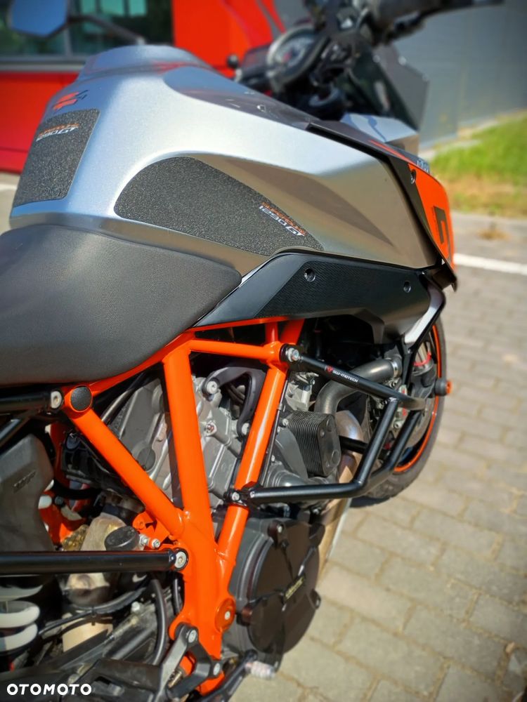 KTM Super Duke - 11