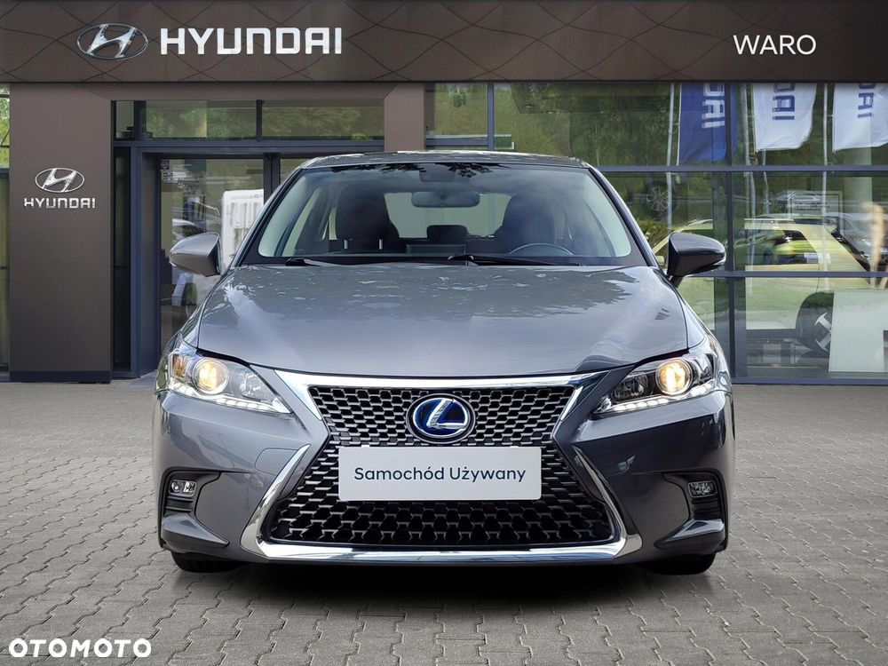 Lexus CT - 9