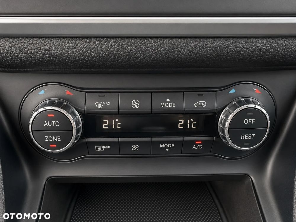 Mercedes-Benz CLA 180 BlueEffICIENCY Edition - 20