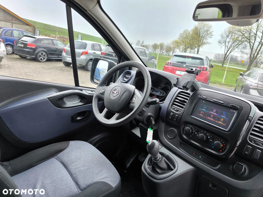 Opel Vivaro - 10