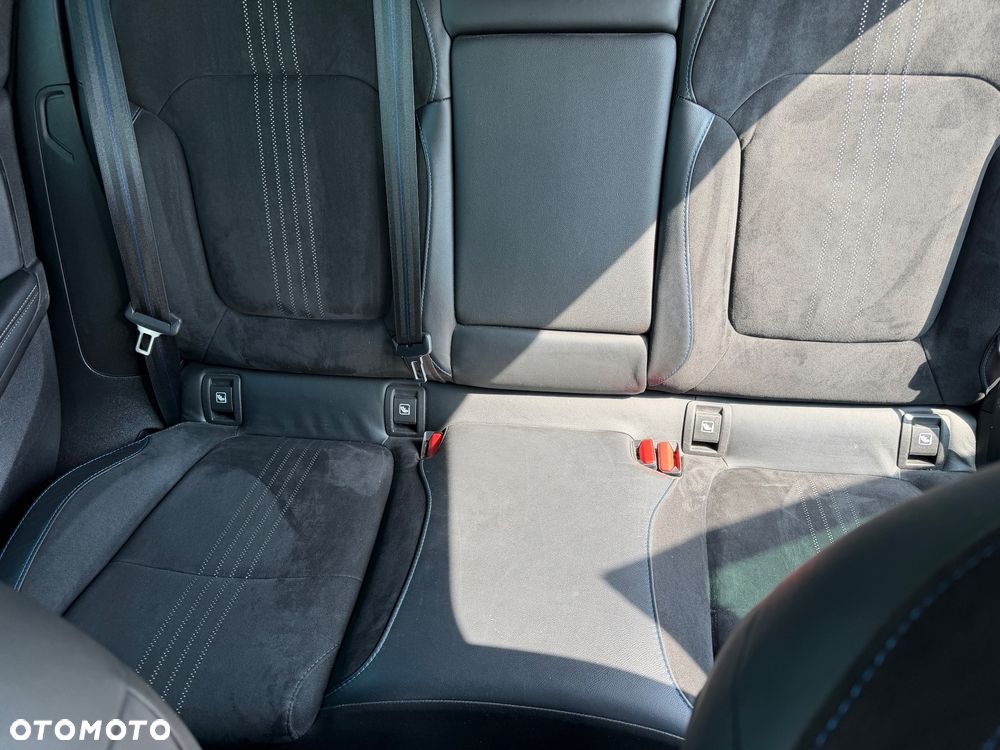 Renault Megane ENERGY TCe 205 EDC GT - 13