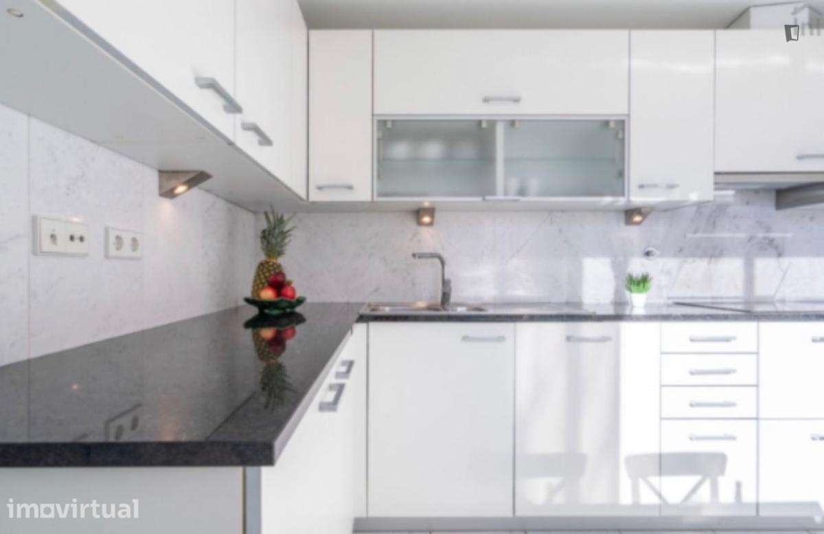Quarto - localizado em Cedofeita Porto - Grande imagem: 4/12