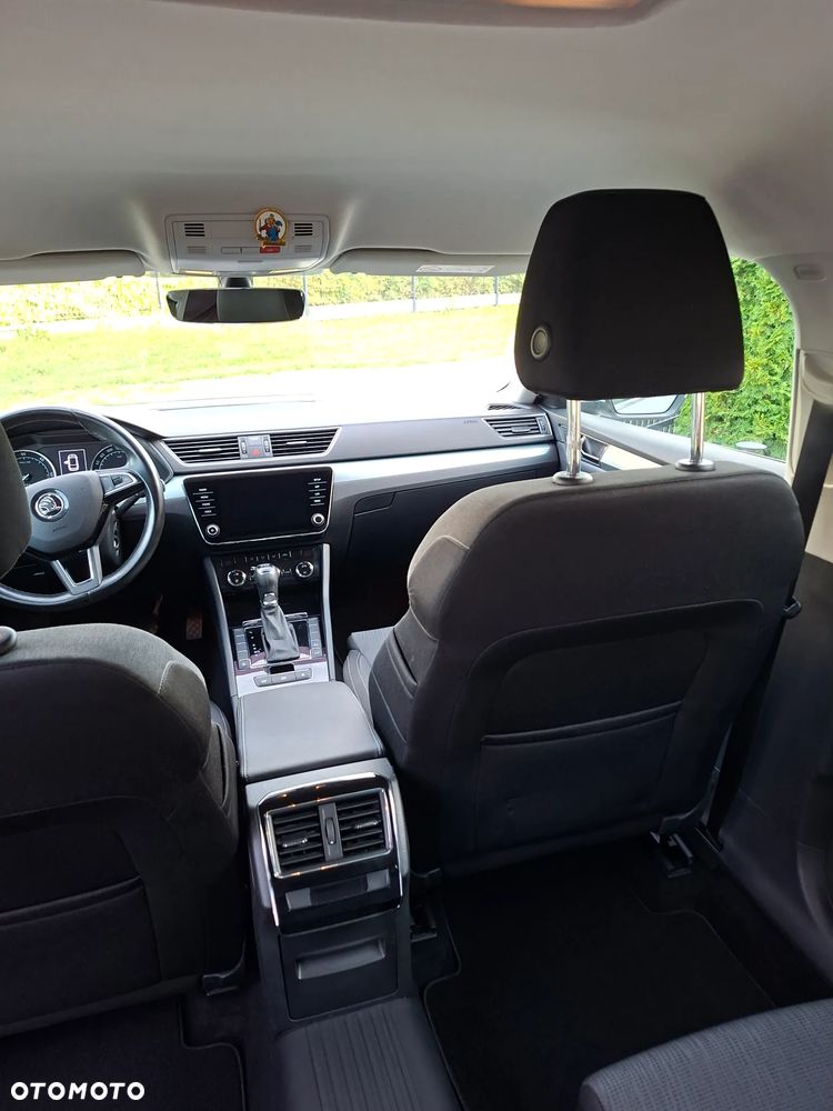 Skoda Superb 2.0 TDI Ambition DSG7 - 6
